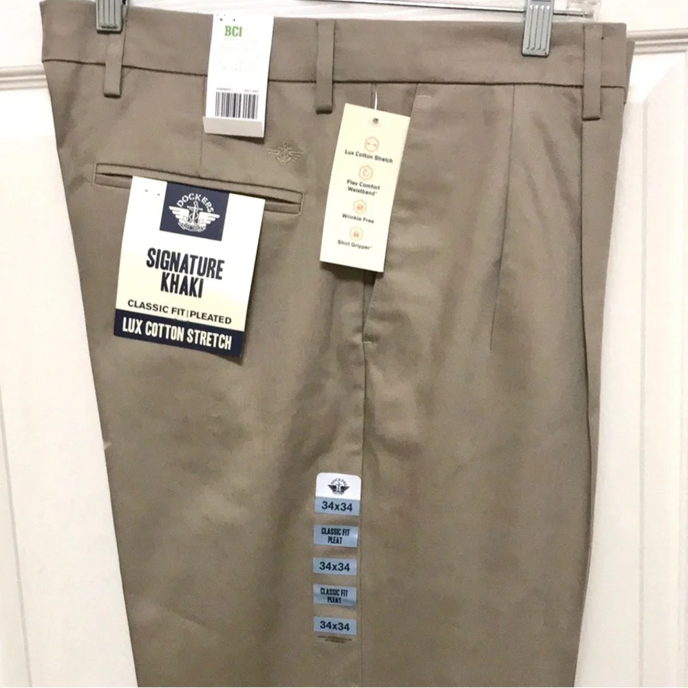 NWT Dockers Men’s Signature Khaki Slacks